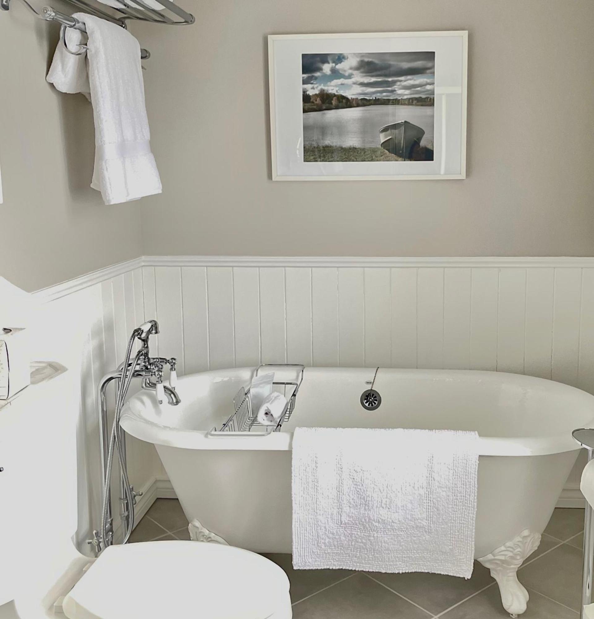 Auberge Glengarry Inn, The Mystic Glen Robertson Екстер'єр фото